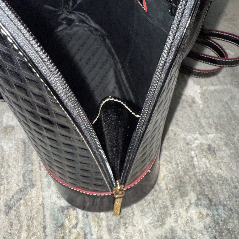 Arcadia Patent Bag - Picture 6 of 10